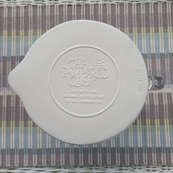 Pampered Chef 4 Cup 1 Quart Classic Glass Measuring Mixing Batter Bowl With Lid - Picture 9 of 10